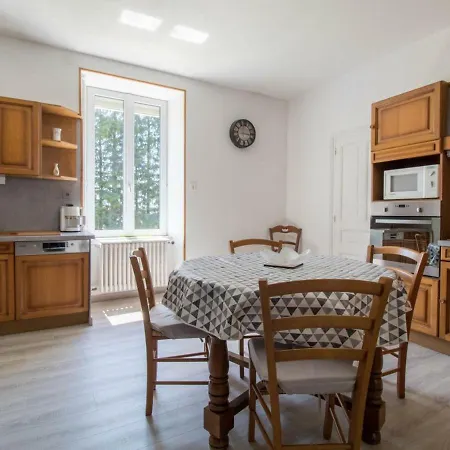 Avèze, 5 Pièces, 6 Personnes - Fr-1-630-155 Casa vacanze Aveze (Puy-de-Dome)