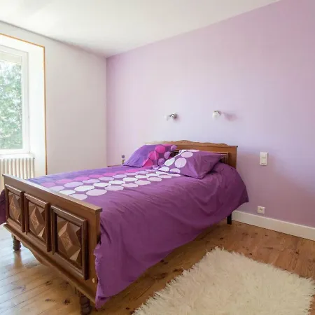 Avèze, 5 Pièces, 6 Personnes - Fr-1-630-155 * Aveze (Puy-de-Dome)